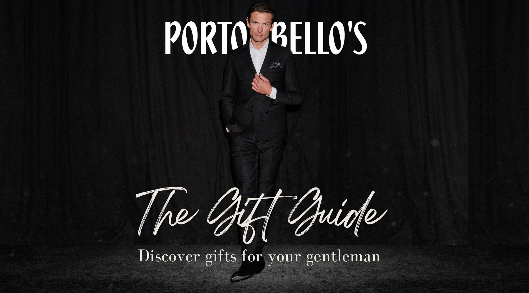 Εορταστικό flatlay με ανδρικό πουκάμισο, πουλόβερ, ζώνη, πορτοφόλι και παπούτσια Portobello’s σε premium χριστουγεννιάτικη σύνθεση.