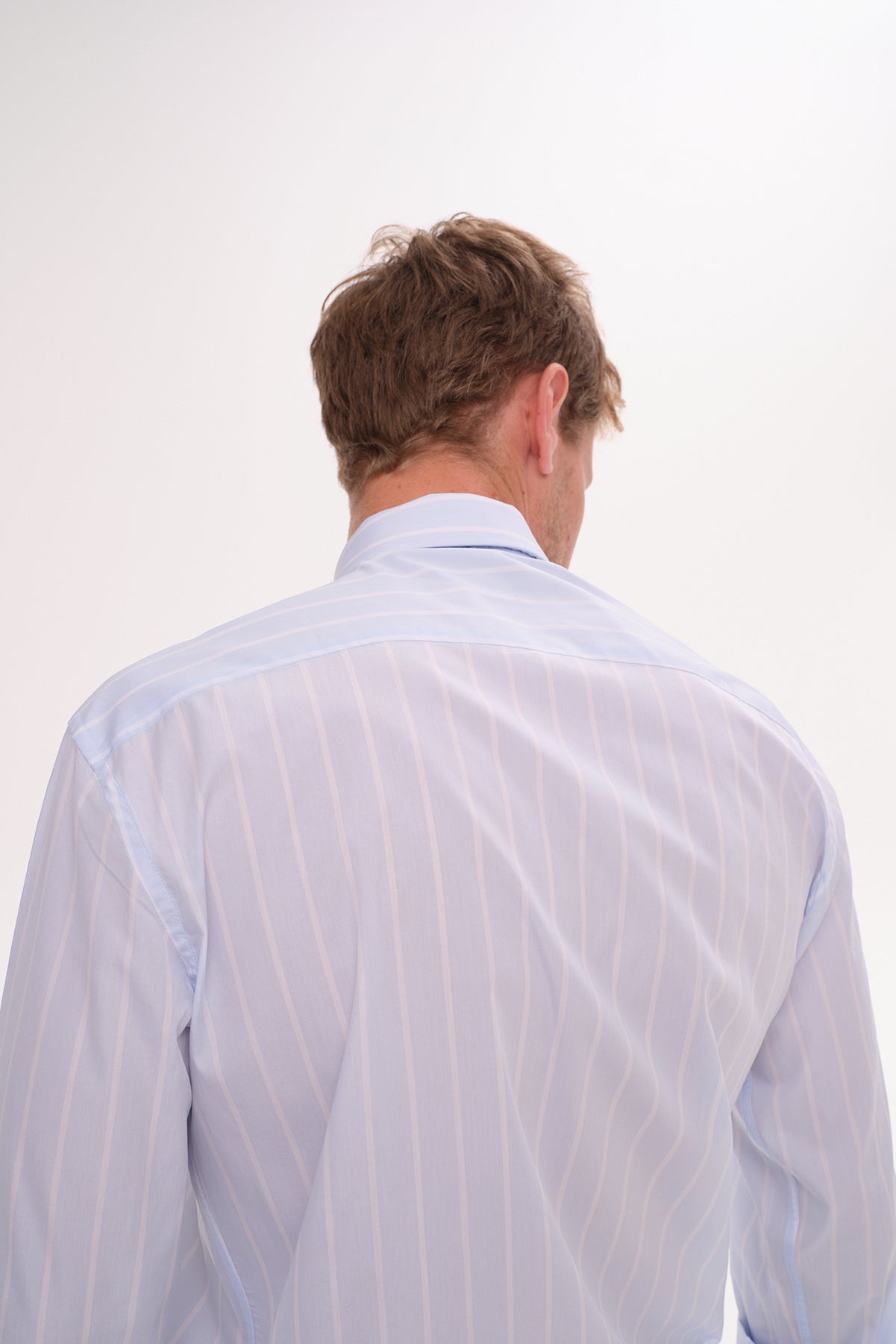 ΑΝΔΡΙΚΟ ΠΟΥΚΑΜΙΣΟ PORTOBELLO'S ΜΕ REX ΓΙΑΚΑ ΣΕ ΣΙΕΛ ΧΡΩΜΑ ΚΑΙ ΛΕΥΚΕΣ ΡΙΓΕΣ