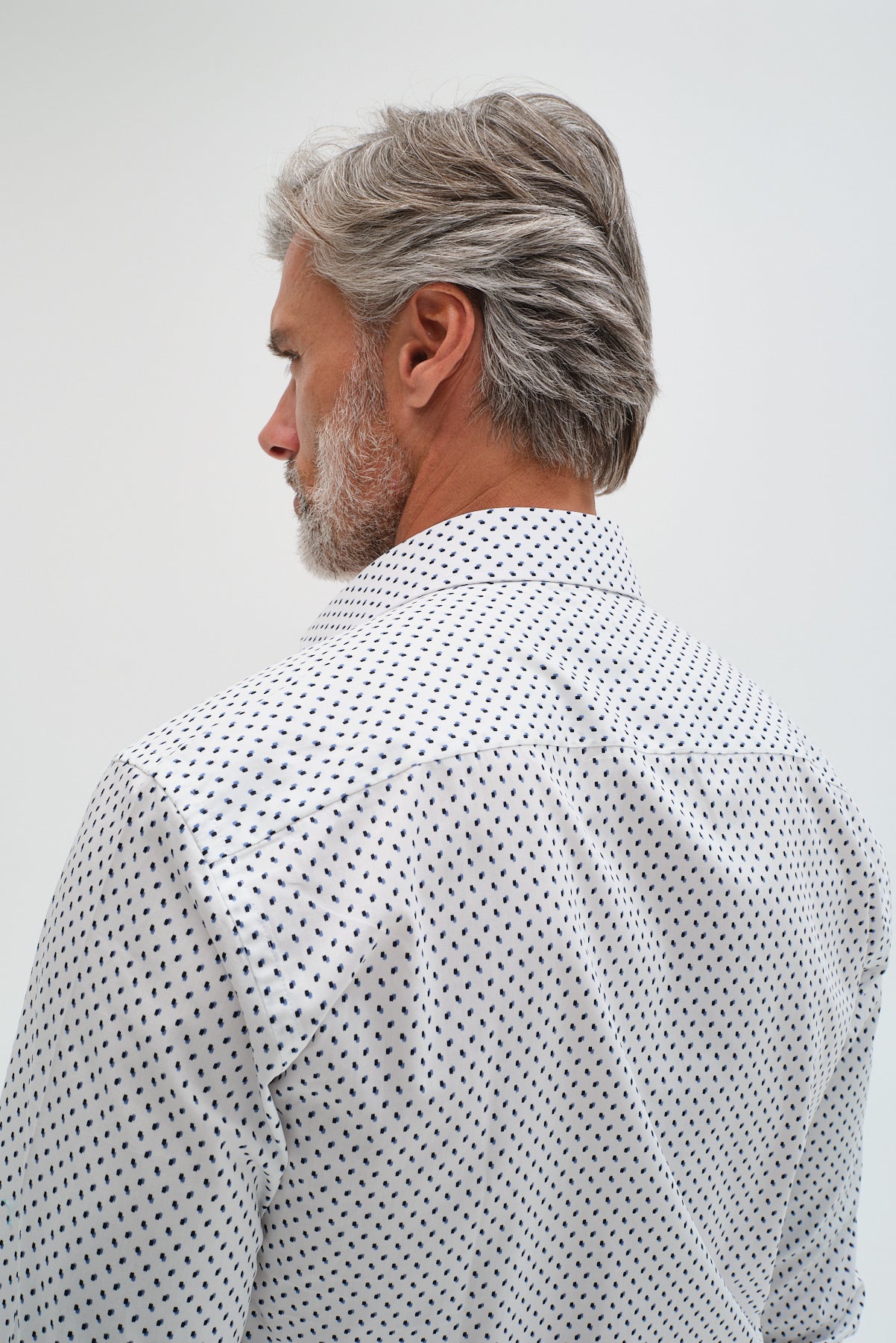 ΑΝΔΡΙΚΟ ΛΕΥΚΟ ΠΟΥΚΑΜΙΣΟ PORTOBELLO'S ΜΕ ΜΠΛΕ ΜΟΤΙΒΑ ΚΑΙ REX ΓΙΑΚΑ