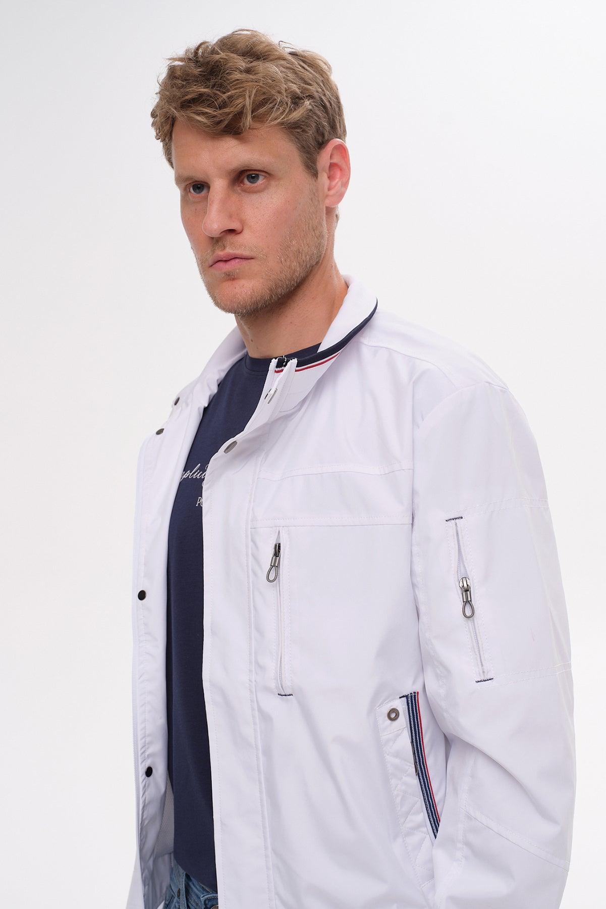 ΑΝΔΡΙΚΟ ΜΠΟΥΦΑΝ PORTOBELLO'S ΣΕ ΛΕΥΚΟ ΧΡΩΜΑ ΚΑΙ ΜΠΛΕ ΛΕΠΤΟΜΕΡΕΙΕΣ