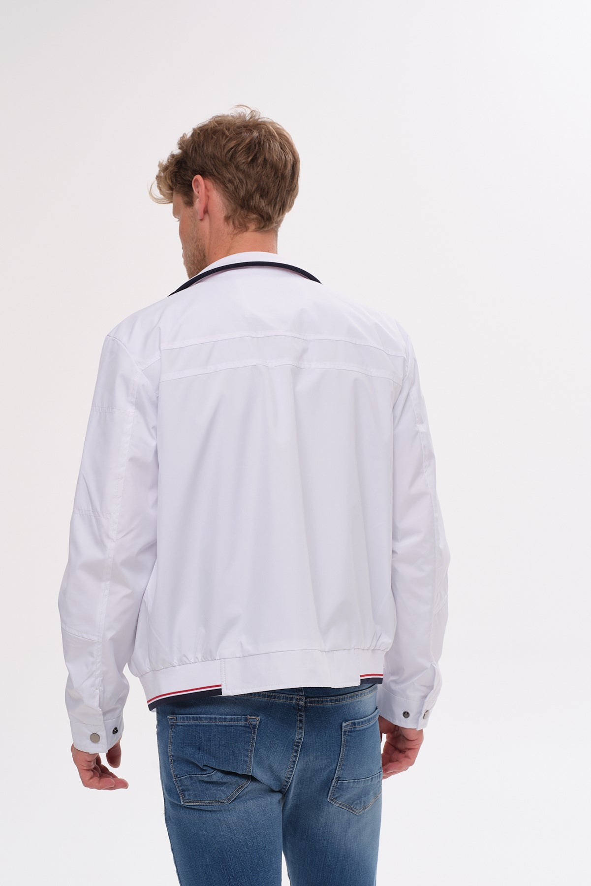 ΑΝΔΡΙΚΟ ΜΠΟΥΦΑΝ PORTOBELLO'S ΣΕ ΛΕΥΚΟ ΧΡΩΜΑ ΚΑΙ ΜΠΛΕ ΛΕΠΤΟΜΕΡΕΙΕΣ