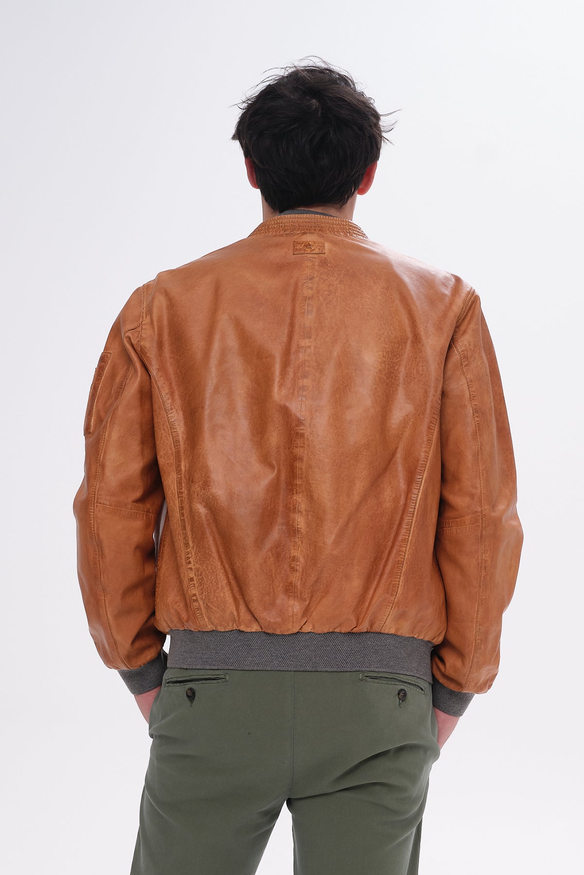 ΑΝΔΡΙΚΟ ΔΕΡΜΑΤΙΝΟ ΜΠΟΥΦΑΝ BOMBER MILESTONE ΣΕ ΤΑΜΠΑ ΧΡΩΜΑ