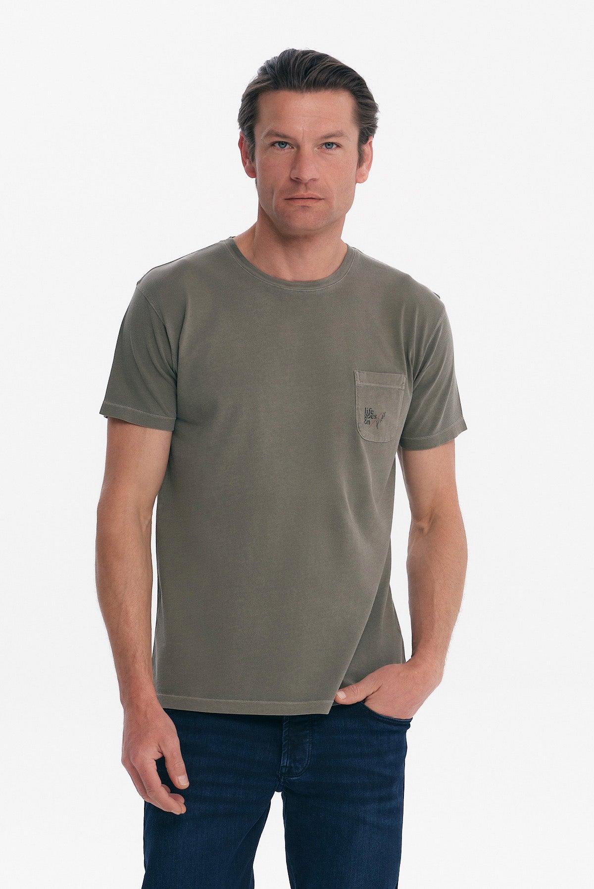 ΑΝΔΡΙΚΟ ΧΑΚΙ ΚΟΝΤΟΜΑΝΙΚΟ T-SHIRT PORTOBELLO'S ΜΕ ΤΣΕΠΗ ΣΤΟ ΣΤΗΘΟΣ