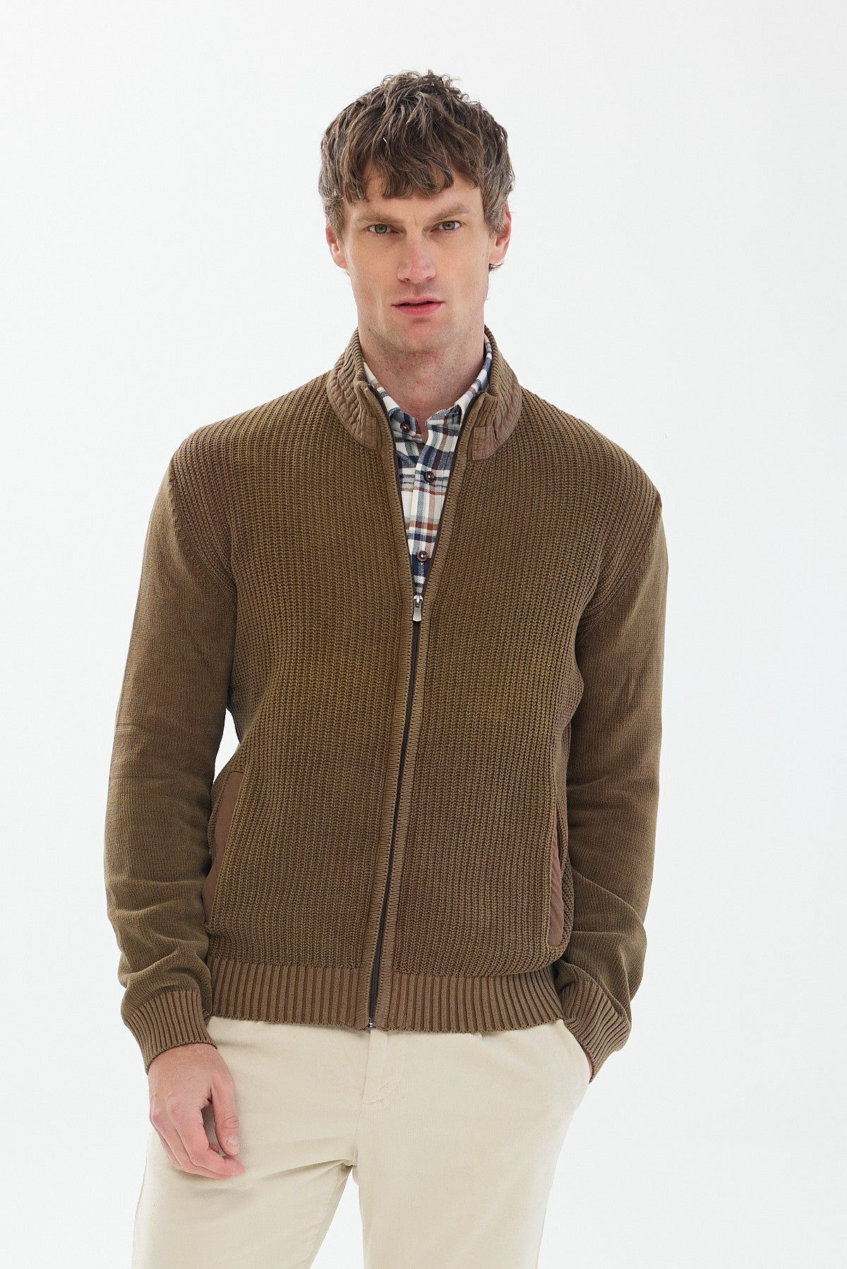 ΑΝΔΡΙΚΗ ΖΑΚΕΤΑ CARDIGAN ΜΠΕΖ ΣΚΟΥΡΟ PORTOBELLO'S ΜΕ ΦΕΡΜΟΥΑΡ ΚΑΙ ΣΧΕΔΙΟ ΣΤΗΝ ΥΦΑΝΣΗ REGULAR FIT