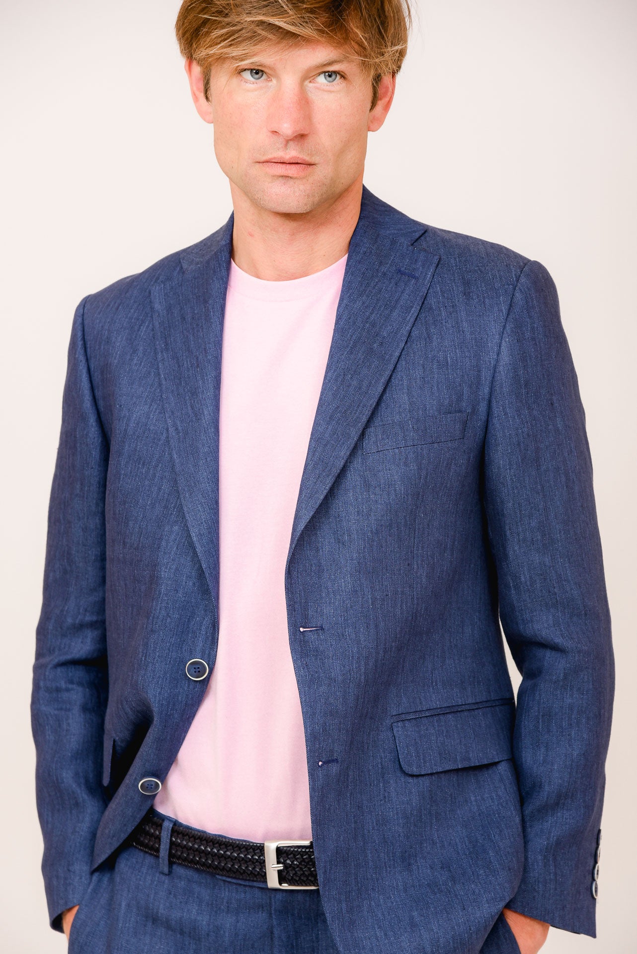 ΑΝΔΡΙΚΟ ΚΟΣΤΟΥΜΙ PORTOBELLO'S ΣΤΗΝ ΑΠΟΧΡΩΣΗ ΤΟΥ ΤΖΙΝ ΜΕ ΥΦΑΣΜΑ LEOMASTER ΑΠΟ ΛΙΝΟ