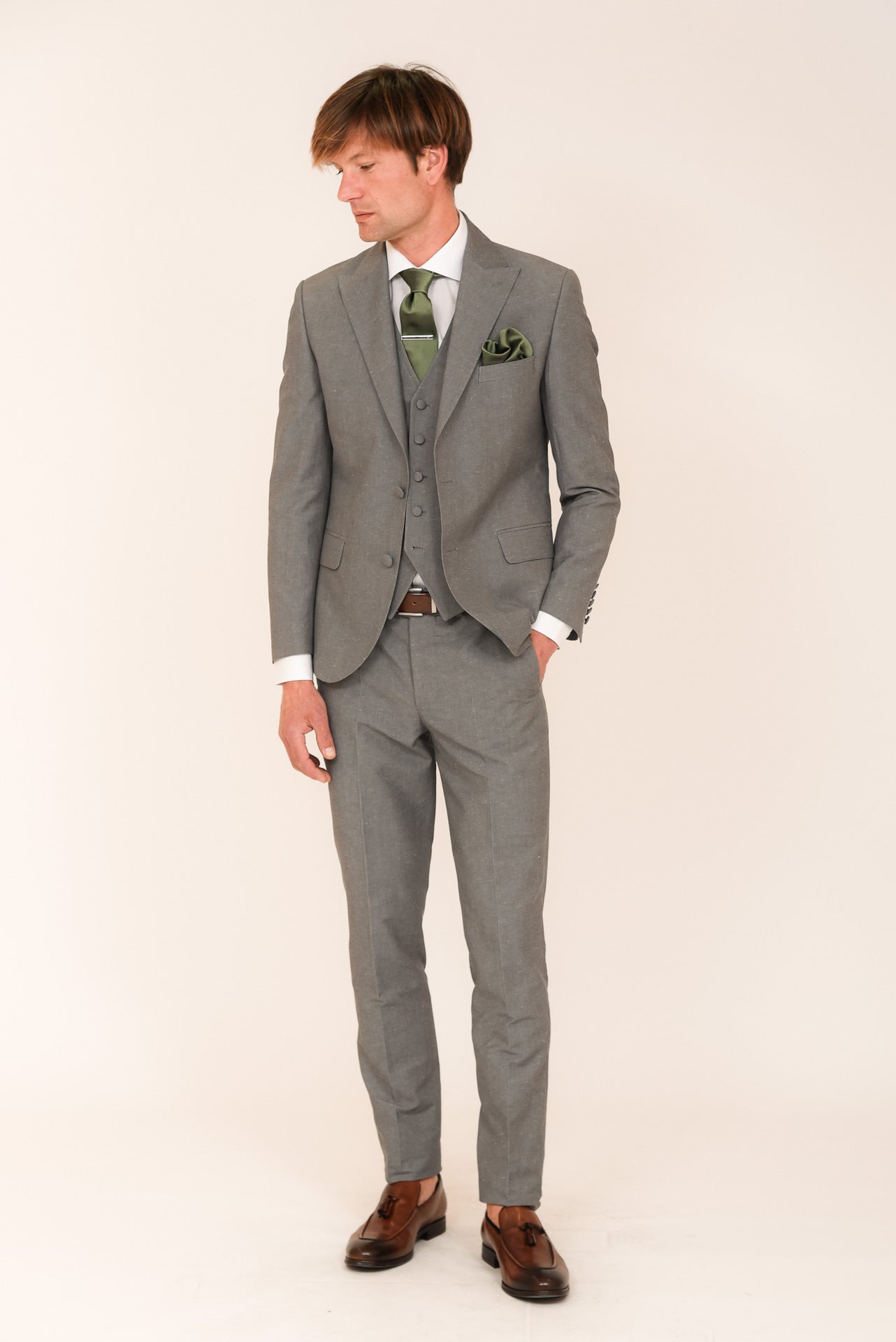 ΑΝΔΡΙΚΟ THREE-PIECE ΔΙΚΟΥΜΠΟ ΚΟΣΤΟΥΜΙ ΣΕ LIGHT ΓΚΡΙ ΧΡΩΜΑ ZIGNONE