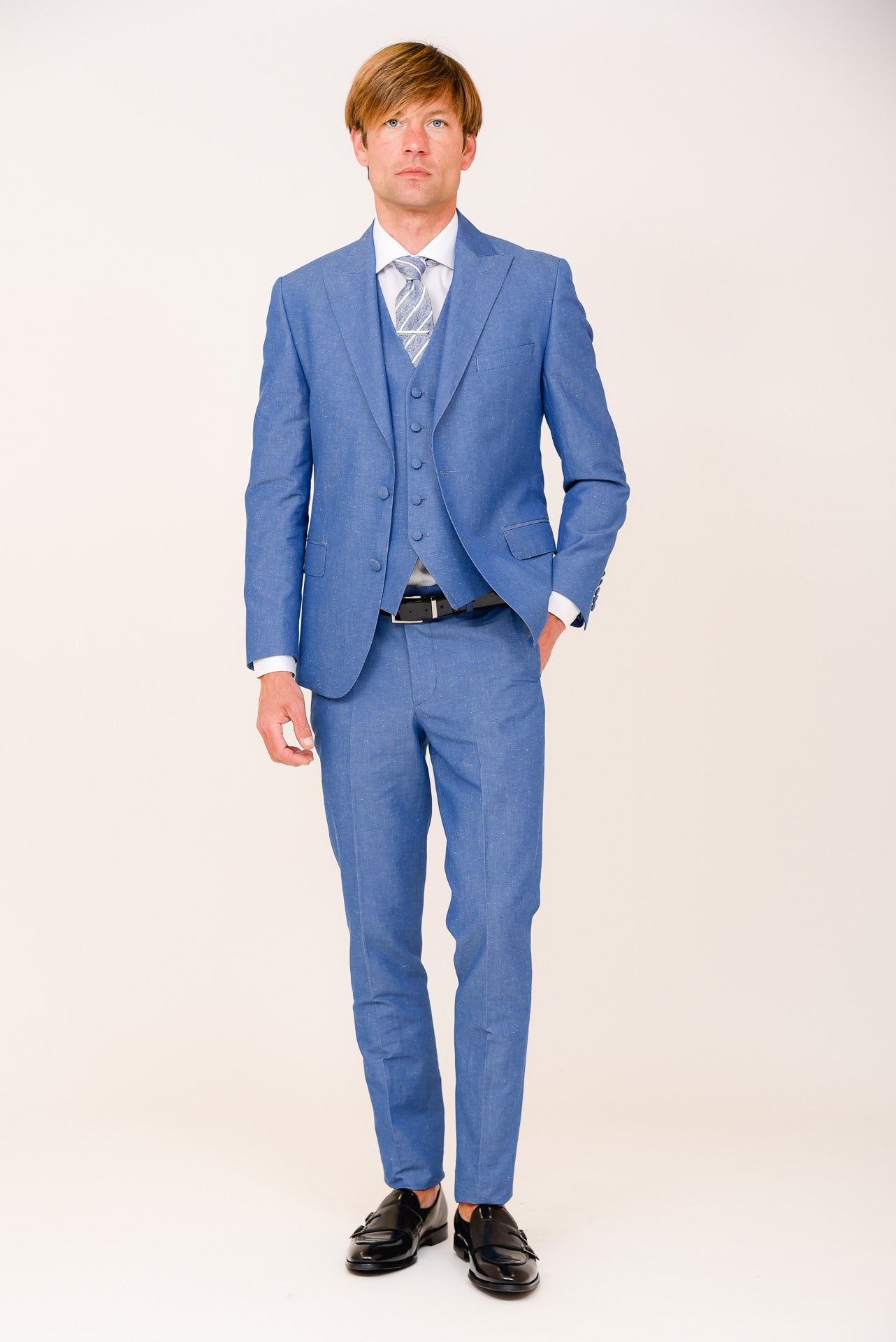 ΑΝΔΡΙΚΟ THREE-PIECE ΔΙΚΟΥΜΠΟ ΚΟΣΤΟΥΜΙ ΣΕ BABY BLUE ΧΡΩΜΑ ΜΕ PEAK ΠΕΤΑ PORTOBELLO'S