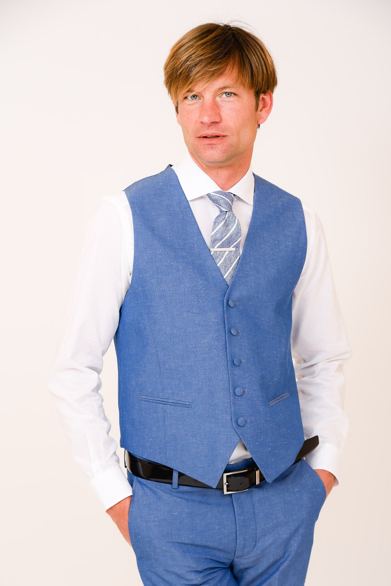 ΑΝΔΡΙΚΟ THREE-PIECE ΔΙΚΟΥΜΠΟ ΚΟΣΤΟΥΜΙ ΣΕ BABY BLUE ΧΡΩΜΑ ΜΕ PEAK ΠΕΤΑ PORTOBELLO'S