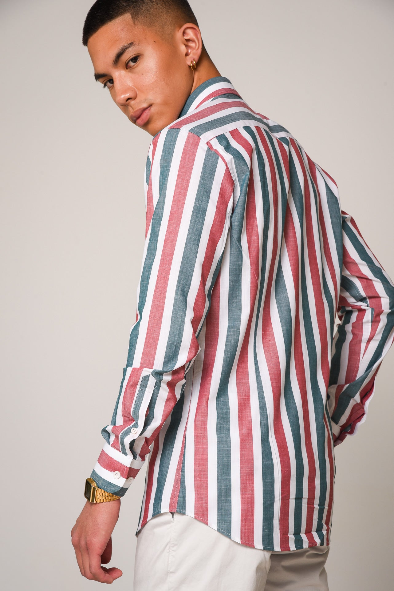 ΑΝΔΡΙΚΟ ΠΟΥΚΑΜΙΣΟ ΜΕ REX ΓΙΑΚΑ PORTOBELLO'S ΜΕ ΚΟΚΚΙΝΕΣ ΚΑΙ ΠΡΑΣΙΝΕΣ ΦΑΡΔΙΕΣ ΡΙΓΕΣ SLIM FIT