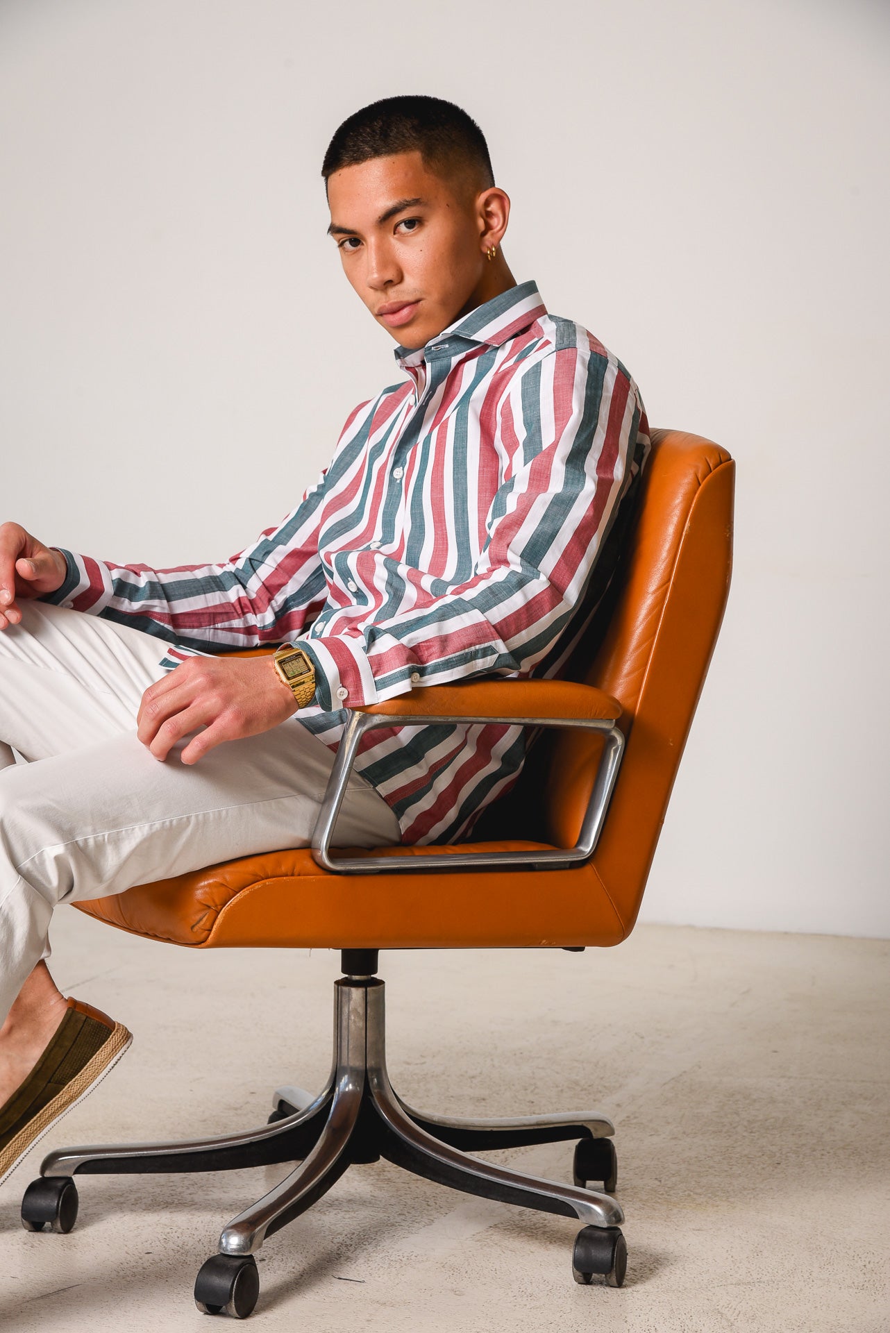 ΑΝΔΡΙΚΟ ΠΟΥΚΑΜΙΣΟ ΜΕ REX ΓΙΑΚΑ PORTOBELLO'S ΜΕ ΚΟΚΚΙΝΕΣ ΚΑΙ ΠΡΑΣΙΝΕΣ ΦΑΡΔΙΕΣ ΡΙΓΕΣ SLIM FIT