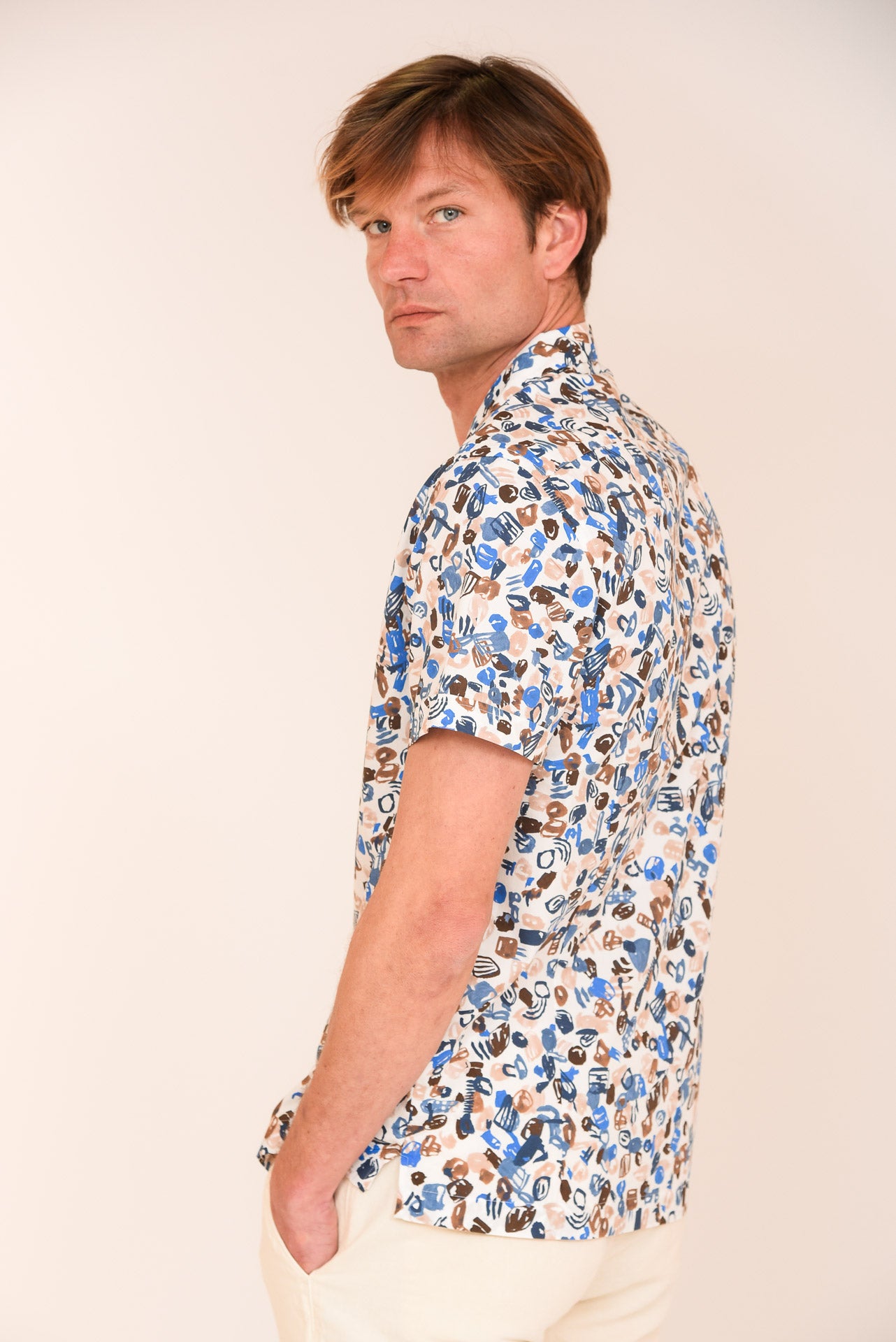 ΑΝΔΡΙΚΟ ΚΟΝΤΟΜΑΝΙΚΟ ΠΟΥΚΑΜΙΣΟ ΜΕ BYRON ΓΙΑΚΑ PORTOBELLO'S ΜΠΕΖ ΜΠΛΕ ΕΝΤΟΝΑ ΣΧΕΔΙΑ REGULAR FIT