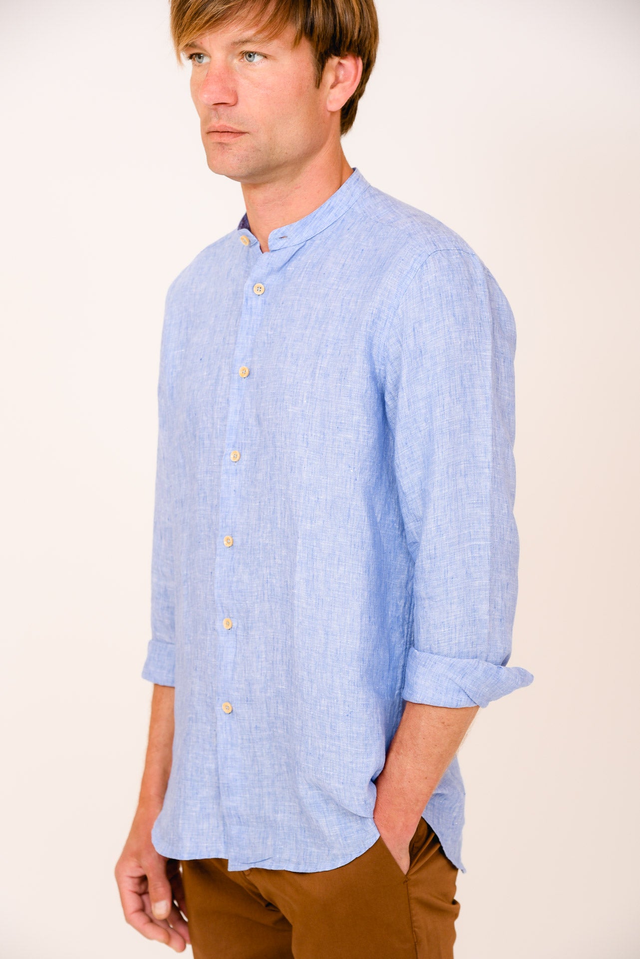 ΑΝΔΡΙΚΟ ΠΟΥΚΑΜΙΣΟ ΜΕ MAO ΓΙΑΚΑ PORTOBELLO'S ΣΙΕΛ ΛΙΝΟ ΠΛΥΜΕΝΟ ΜΕ ΜΠΕΖ ΚΟΥΜΠΙΑ