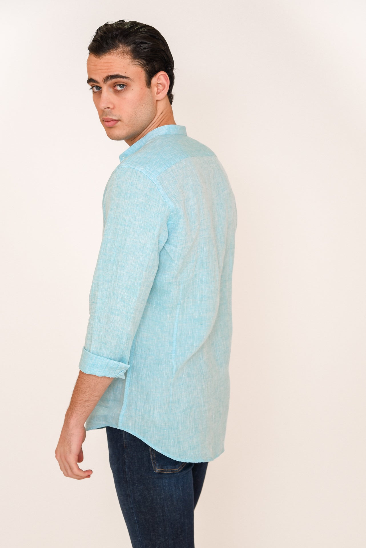 ΑΝΔΡΙΚΟ ΠΟΥΚΑΜΙΣΟ ΜΕ MAO ΓΙΑΚΑ PORTOBELLO'S ΤΙΡΚΟΥΑΖ ΧΡΩΜΑ ΛΙΝΟ ΜΕ ΜΠΕΖ ΚΟΥΜΠΙΑ