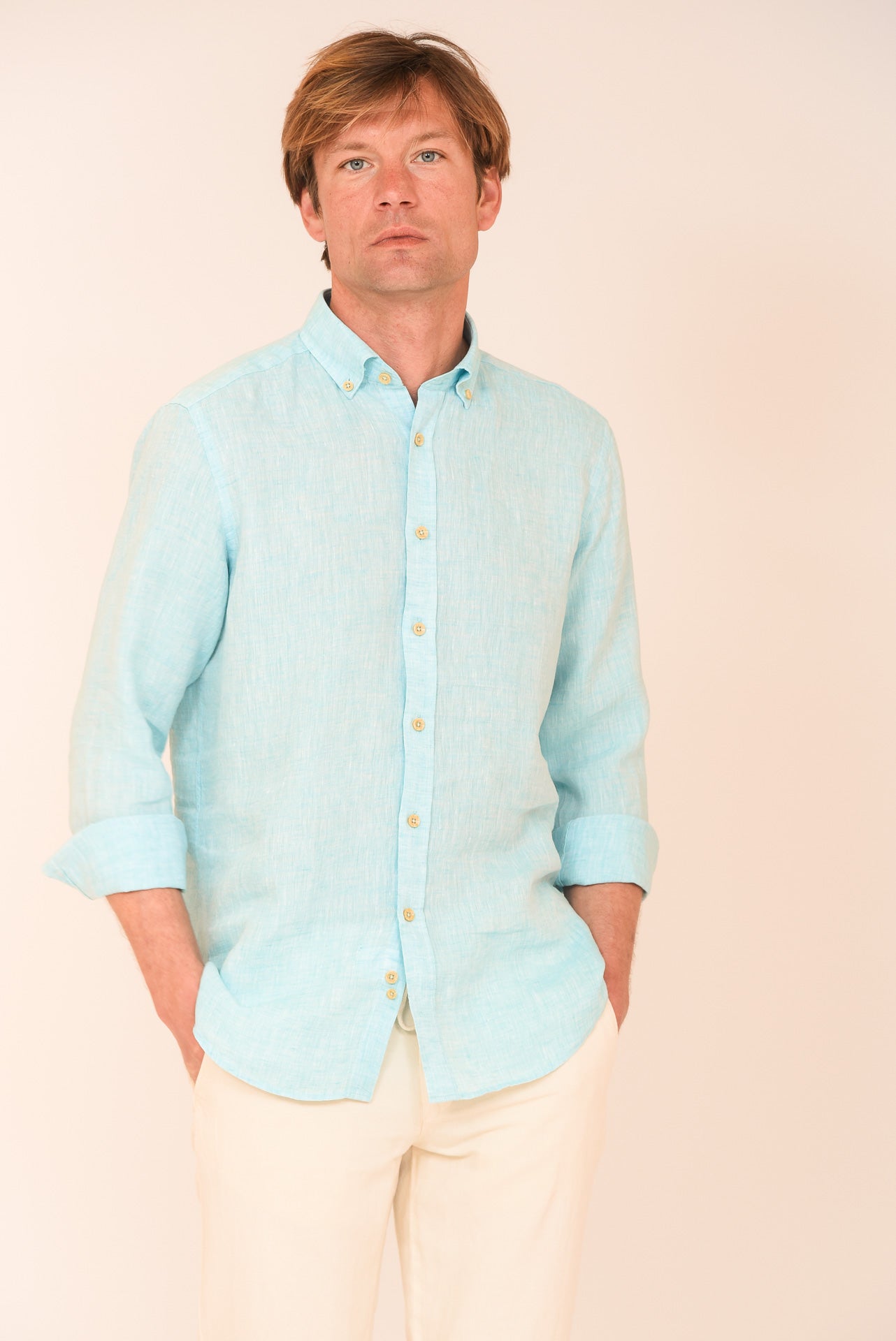 ΑΝΔΡΙΚΟ ΠΟΥΚΑΜΙΣΟ ΛΙΝΟ ΜΕ BUTTON DOWN ΓΙΑΚΑ PORTOBELLO'S ΤΙΡΚΟΥΑΖ ΠΛΥΜΕΝΟ ΜΕ ΜΠΕΖ ΚΟΥΜΠΙΑ