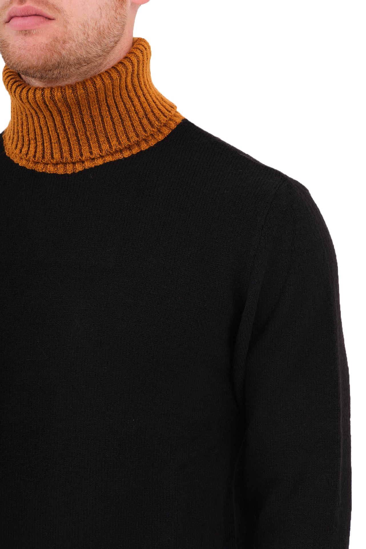 ΑΝΔΡΙΚΟ ΖΙΒΑΓΚΟ SSEINE ΣΕ ΜΑΥΡΟ ΧΡΩΜΑ ΚΑΙ ΧΡΩΜΑΤΙΚΕΣ ΛΕΠΤΟΜΕΡΕΙΕΣ