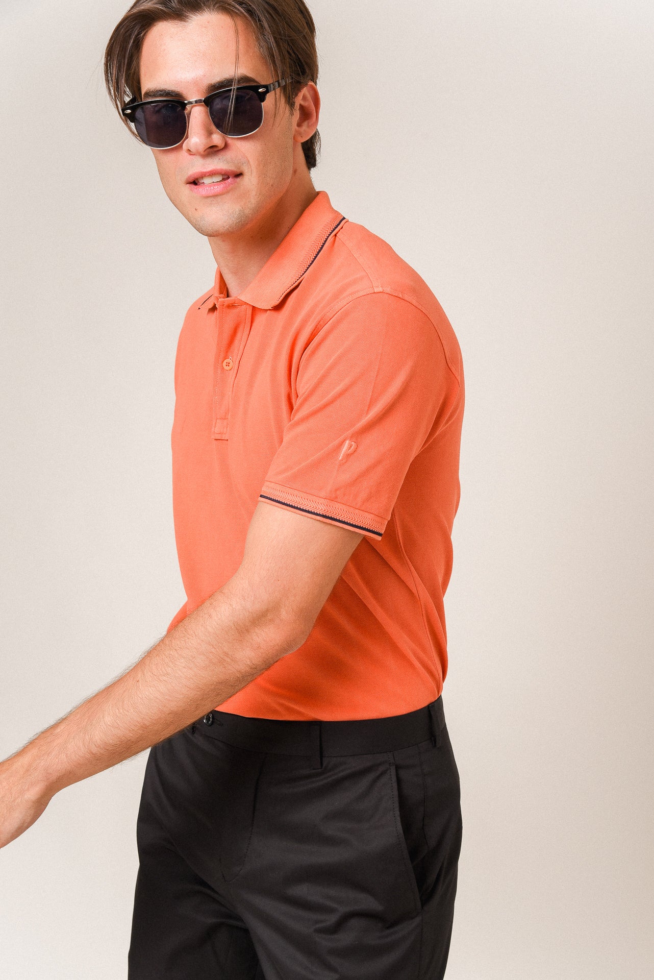 ΑΝΔΡΙΚΟ POLO PORTOBELLO'S ΠΟΡΤΟΚΑΛΙ ΜΕ ΜΑΥΡΕΣ ΛΕΠΤΟΜΕΡΕΙΕΣ ΣΤΟ ΓΙΑΚΑ ΚΑΙ ΤΑ ΜΑΝΙΚΙΑ