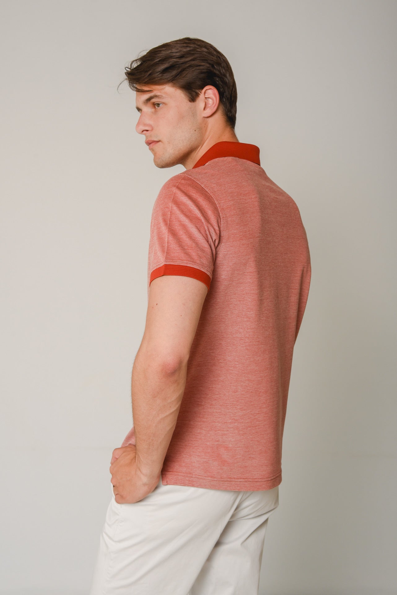 ΑΝΔΡΙΚΟ POLO PORTOBELLO'S ΜΠΟΡΝΤΟ ΜΕ ΚΟΚΚΙΝΕΣ ΛΕΠΤΟΜΕΡΕΙΕΣ ΚΑΙ ΕΣΩΤΕΡΙΚΗ ΤΣΕΠΗ ΣΤΟ ΣΤΗΘΟΣ