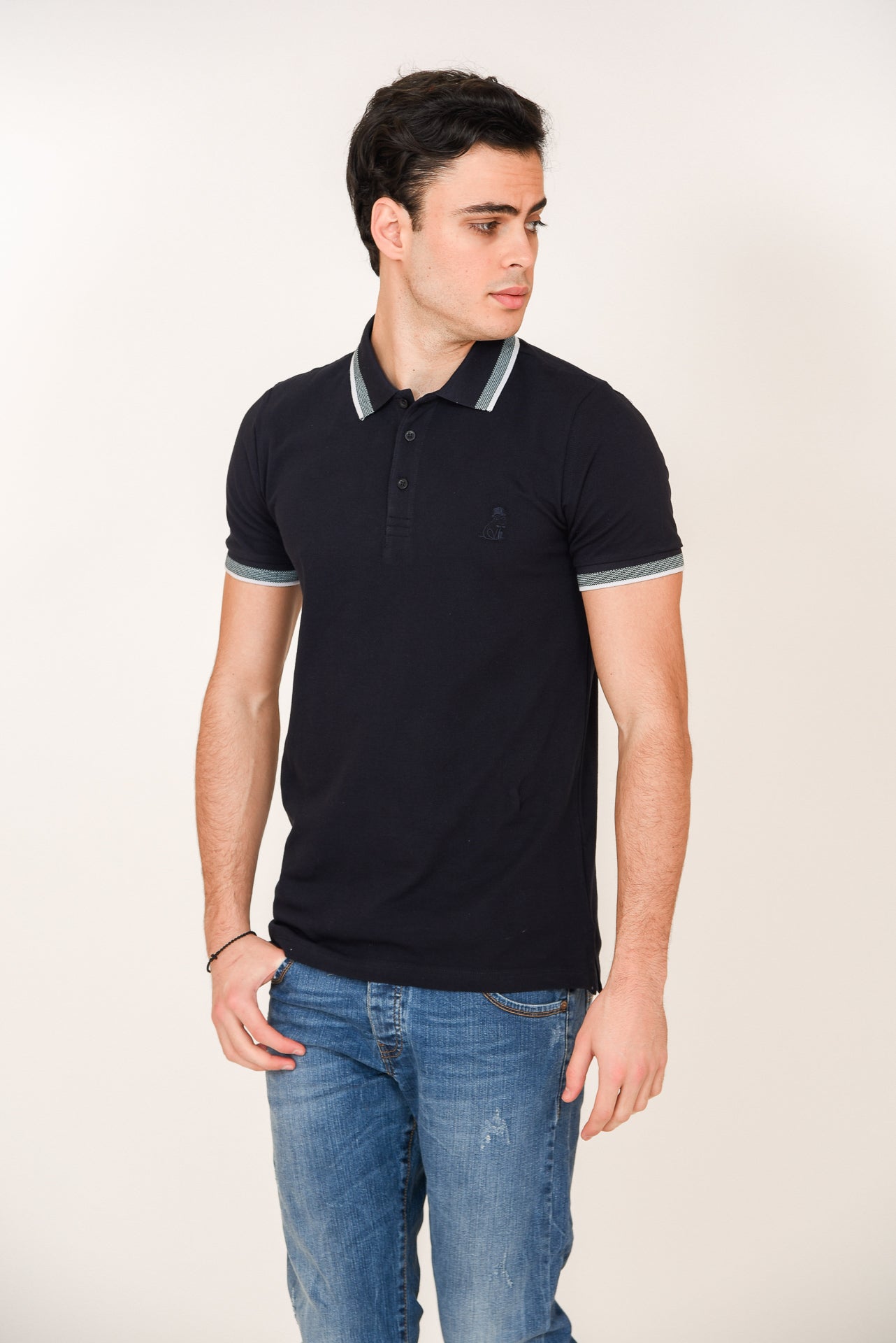 ΑΝΔΡΙΚΟ POLO LES GENT'S ΜΠΛΕ ΜΕ ΜΙΚΡΟΣΧΕΔΙΟ ΣΤΟ ΓΙΑΚΑ ΚΑΙ ΤΑ ΜΑΝΙΚΙΑ