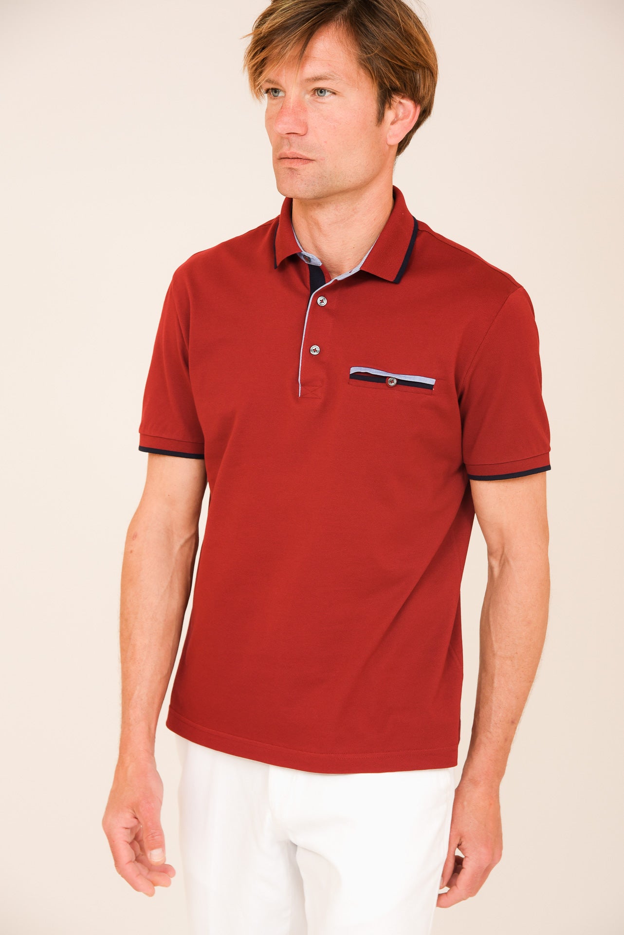 ΑΝΔΡΙΚΟ POLO PORTOBELLO'S ΜΠΟΡΝΤΟ ΜΕ ΜΠΛΕ ΚΑΙ ΣΙΕΛ ΛΕΠΤΟΜΕΡΕΙΕΣ ΣΤΟ ΓΙΑΚΑ ΚΑΙ ΤΗΝ ΕΣΩΤΕΡΙΚΗ ΤΣΕΠΗ