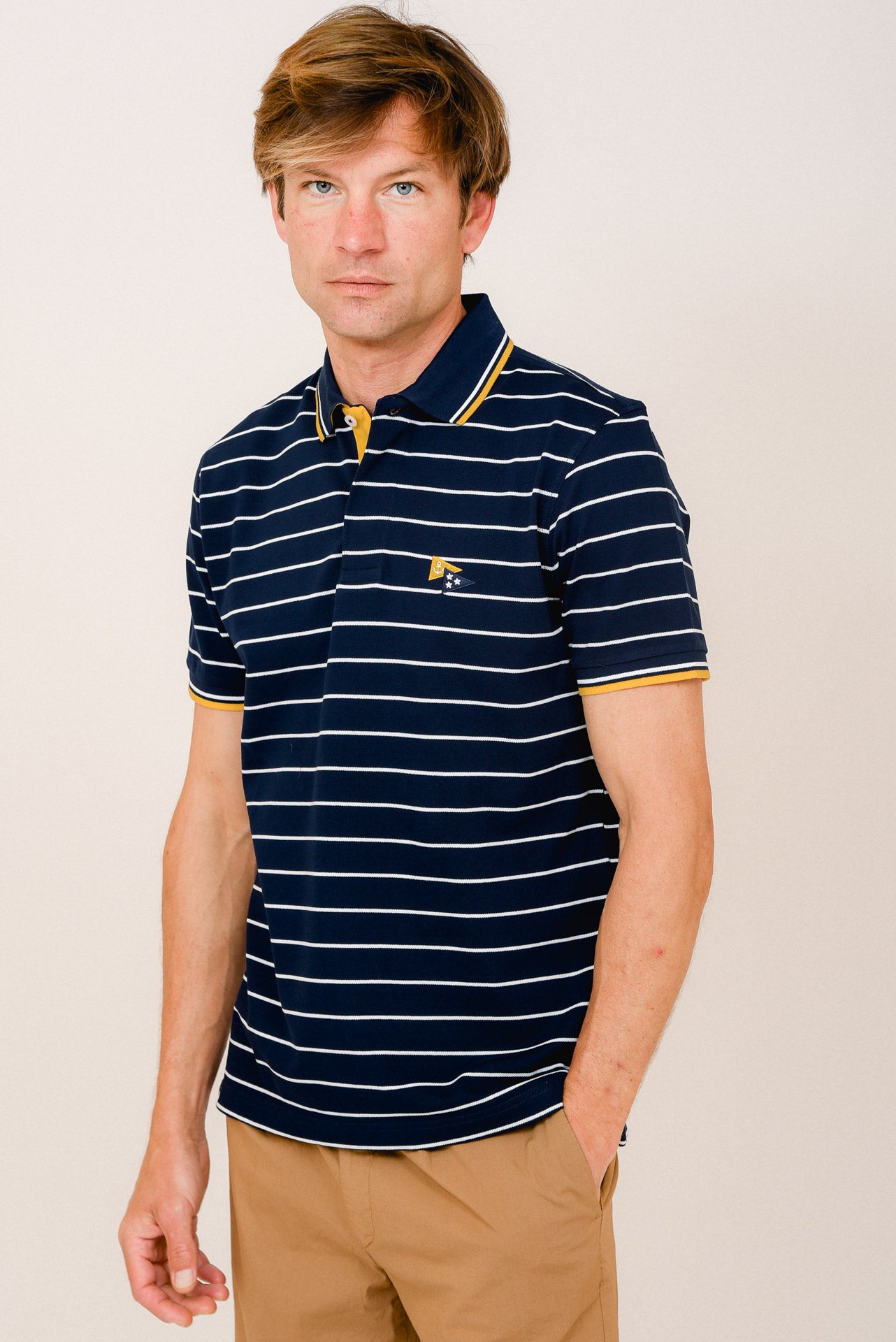 ΑΝΔΡΙΚΟ POLO PORTOBELLO'S ΜΠΛΕ ΜΕ ΛΕΥΚΕΣ ΡΙΓΕΣ ΚΑΙ ΚΙΤΡΙΝΕΣ ΛΕΠΤΟΜΕΡΕΙΕΣ