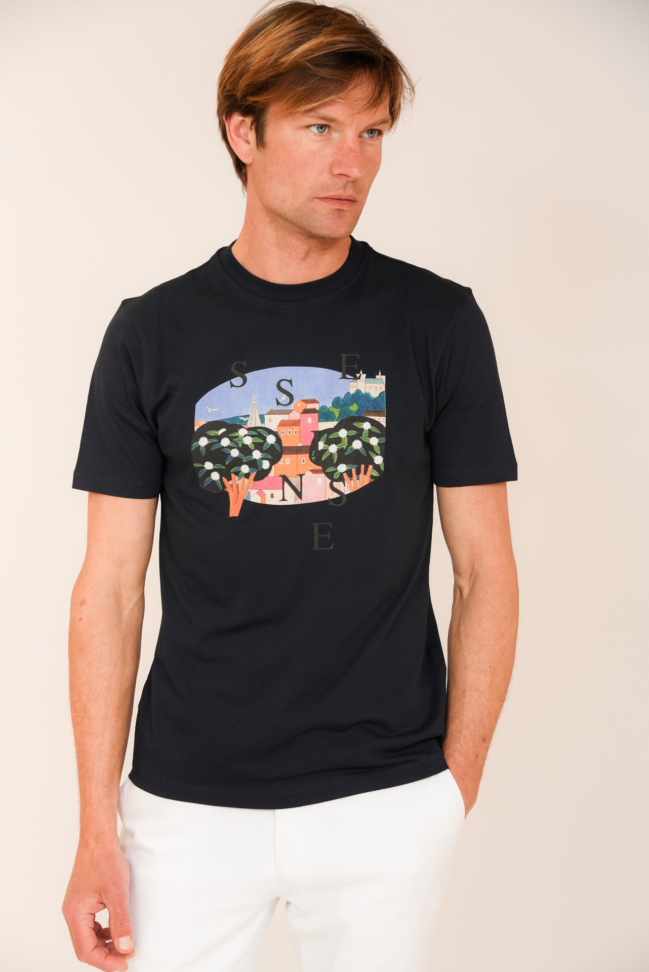 ΑΝΔΡΙΚΟ T-SHIRT ΜΠΛΕ ΣΚΟΥΡΟ ΜΕ ΣΤΑΜΠΑ ΣΕ REGULAR ΓΡΑΜΜΗ