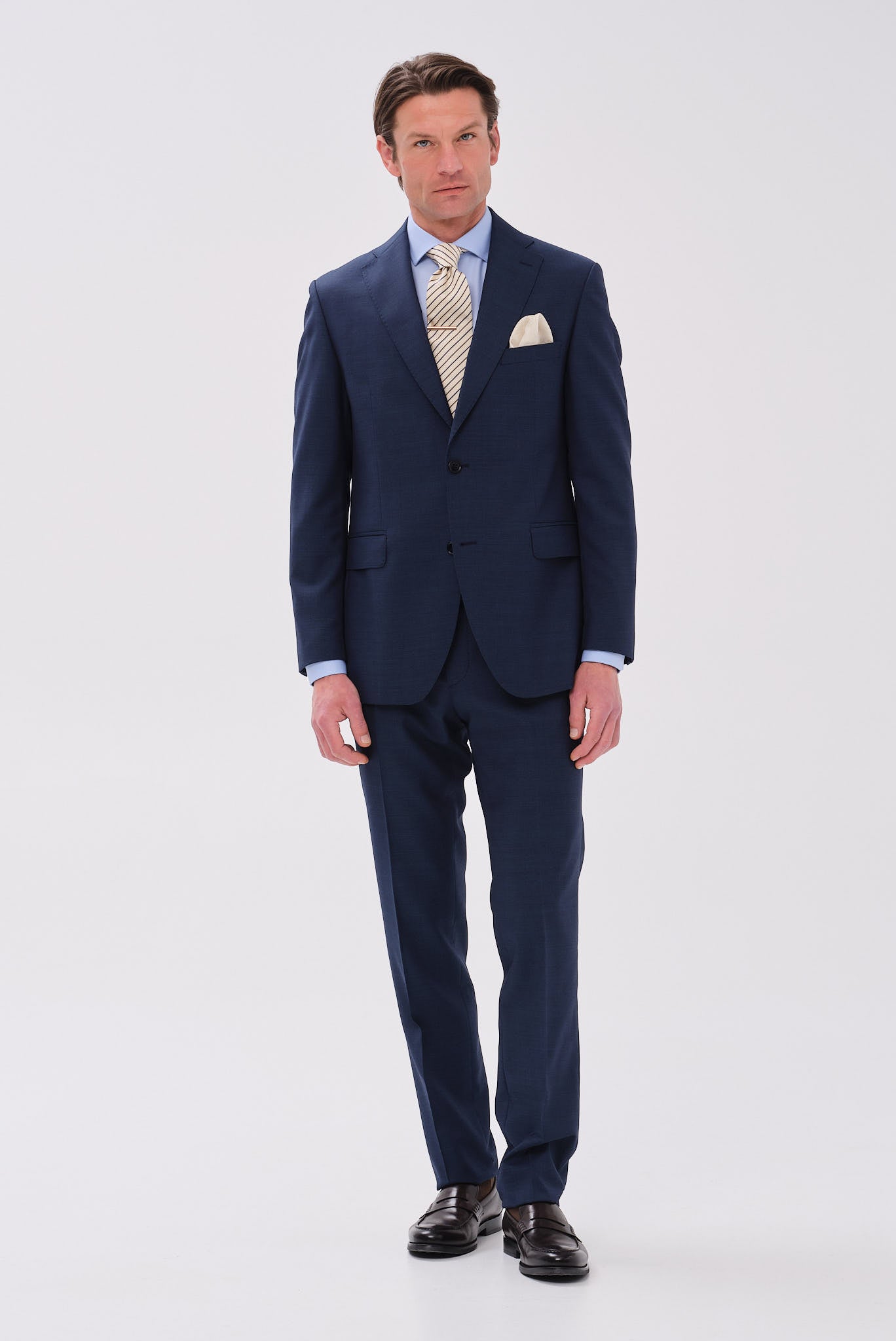 SUITS REG. /17-1-565