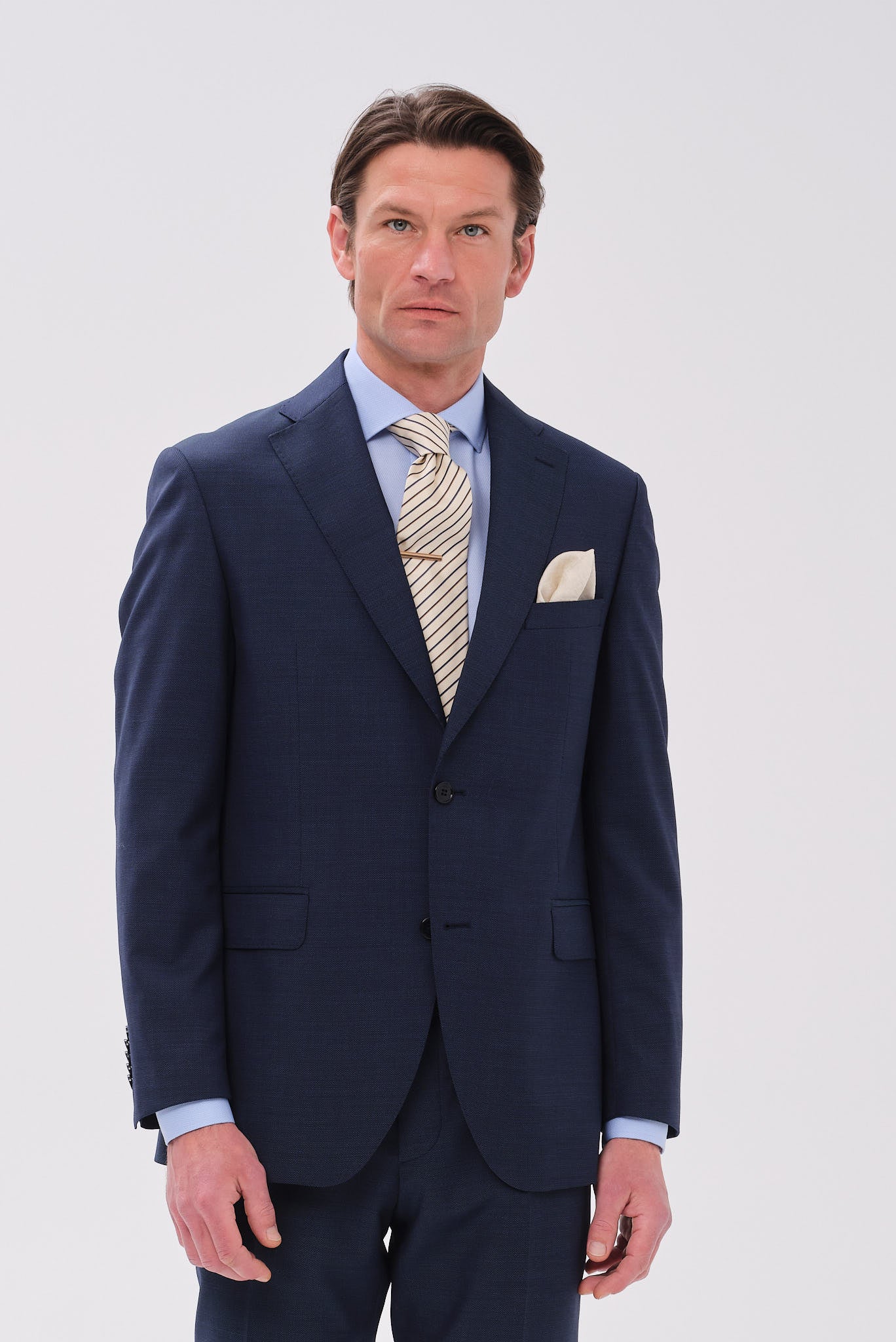 SUITS REG. /17-1-565