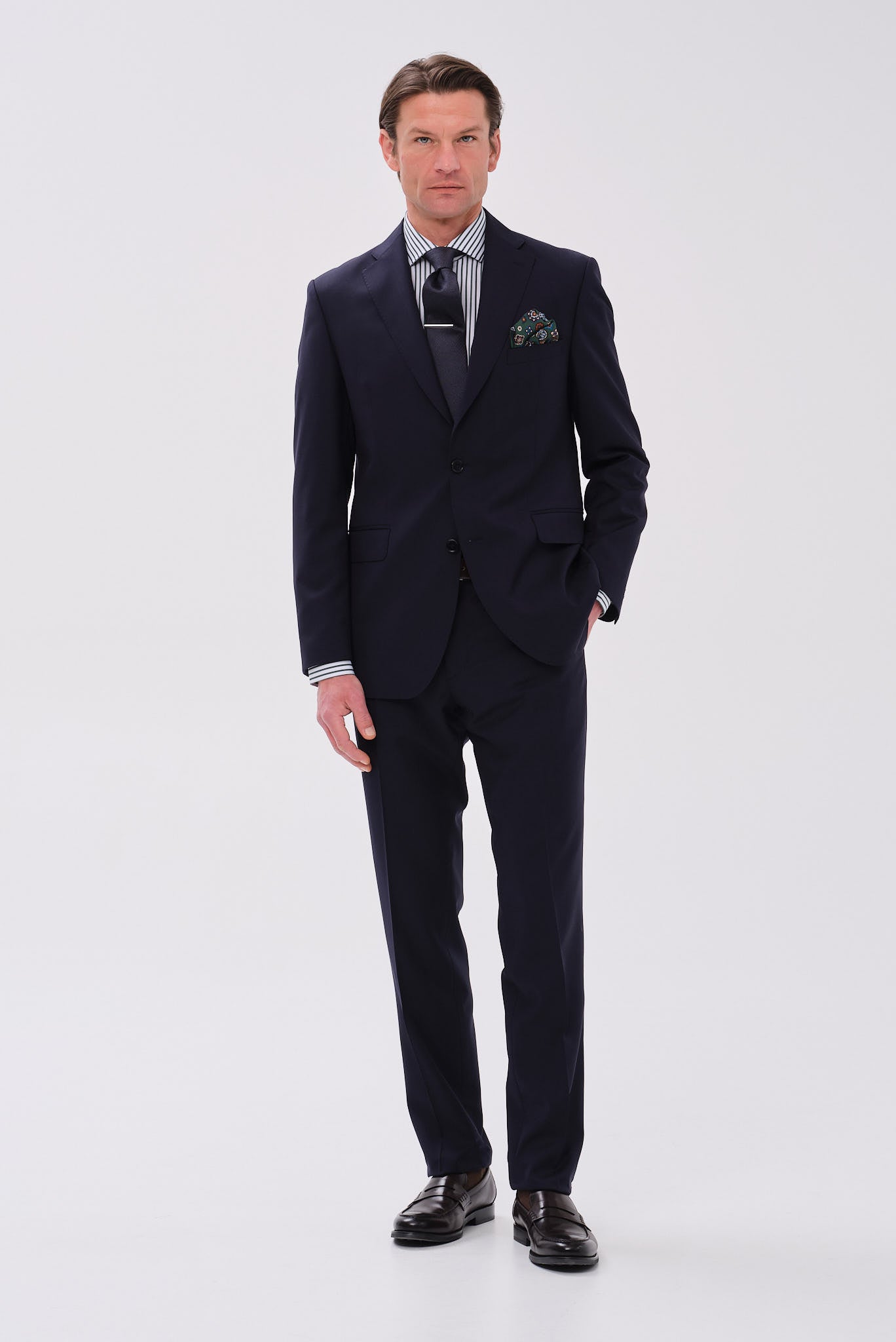 SUITS REG.