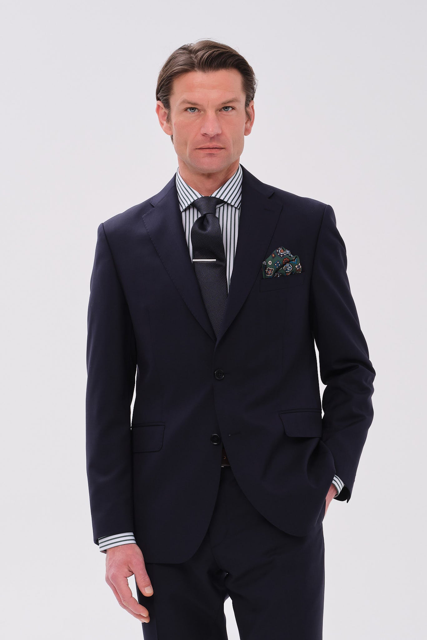 SUITS REG.