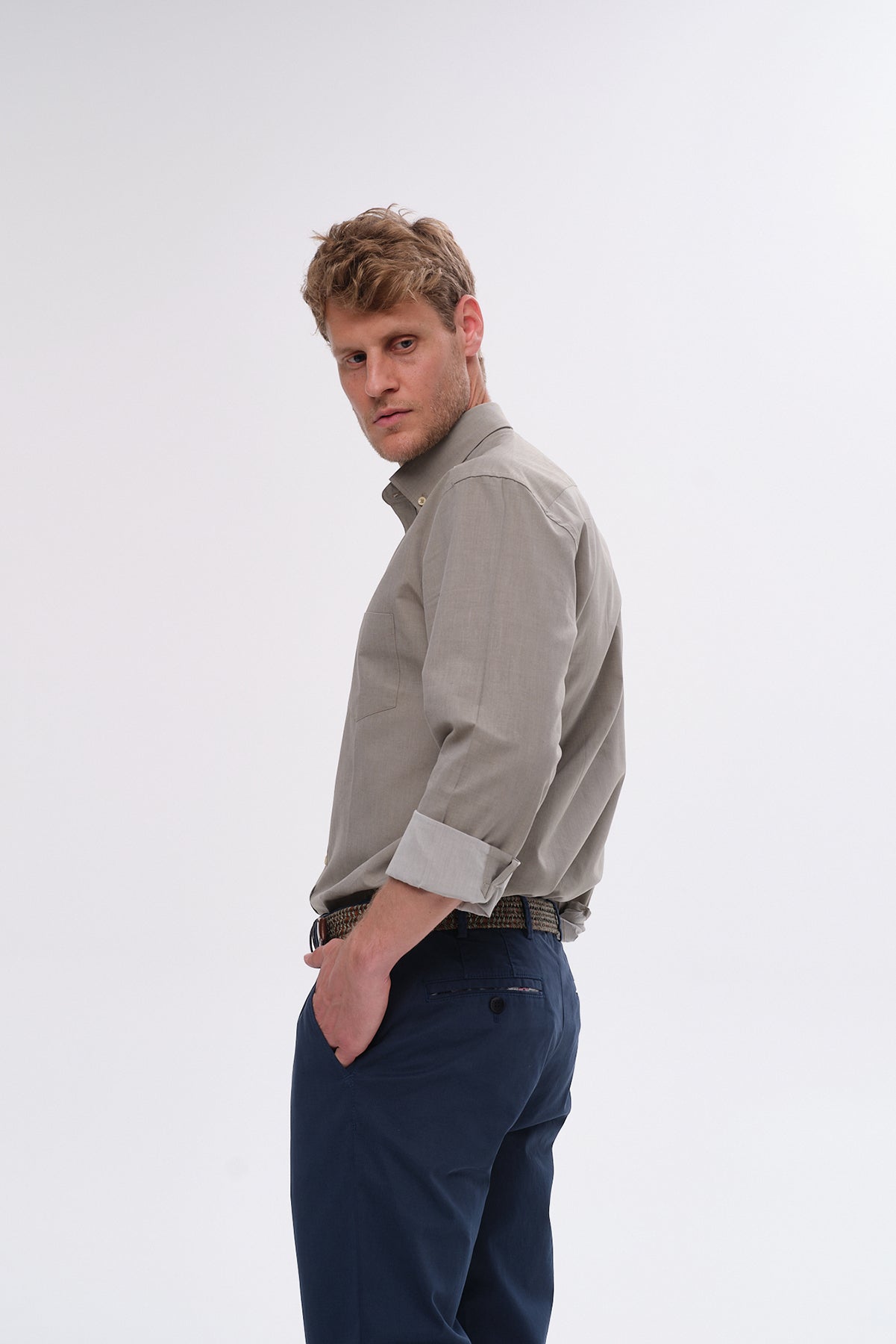 ΑΝΔΡΙΚΟ ΠΟΥΚΑΜΙΣΟ PORTOBELLO'S ΣΕ ΓΚΡΙ-ΛΑΔΙ ΧΡΩΜΑ ΜΕ BUTTON DOWN ΓΙΑΚΑ