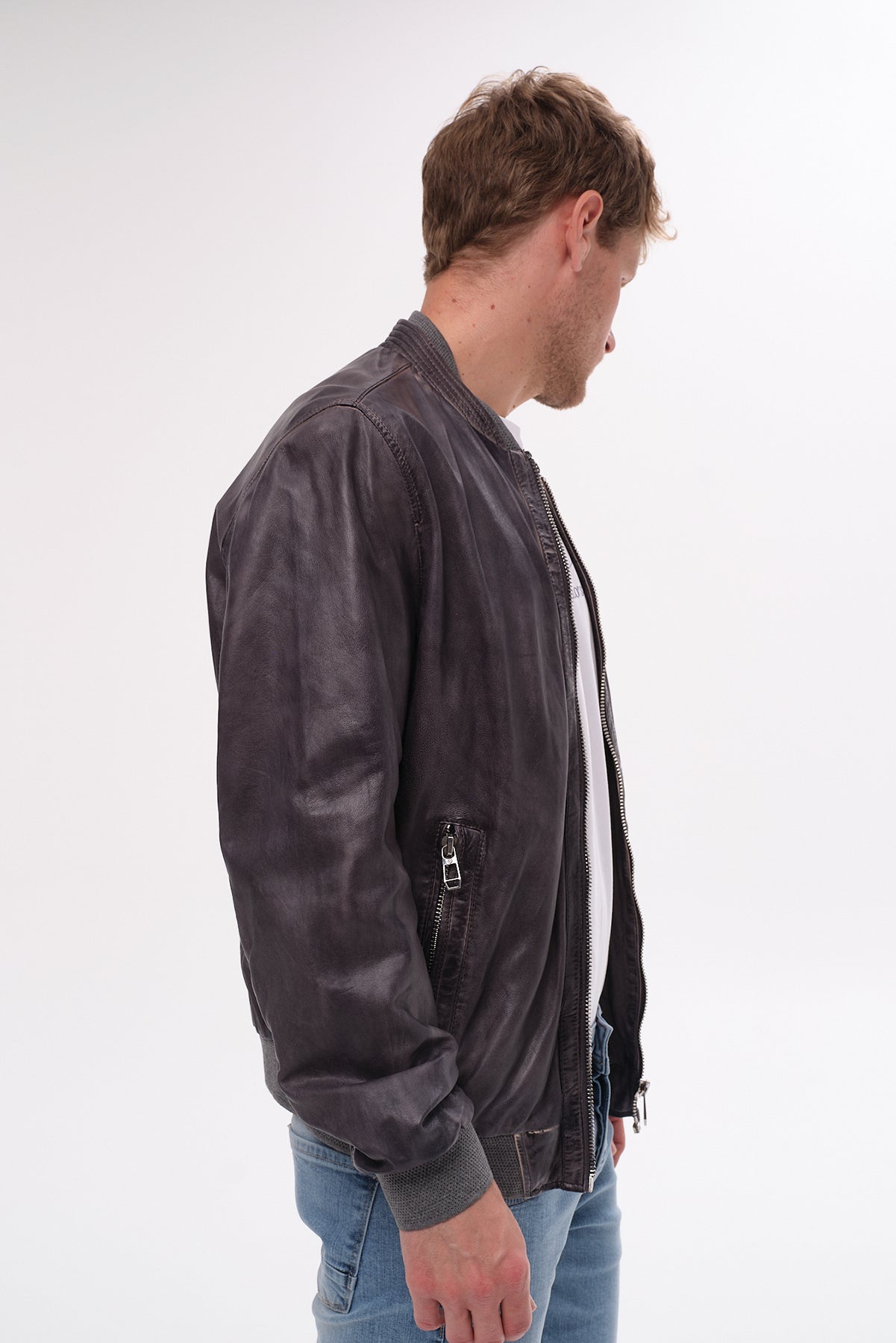 ΑΝΔΡΙΚΟ ΔΕΡΜΑΤΙΝΟ ΜΠΟΥΦΑΝ BOMBER MILESTONE ΣΕ ΓΚΡΙ ΜΠΛΕ ΧΡΩΜΑ