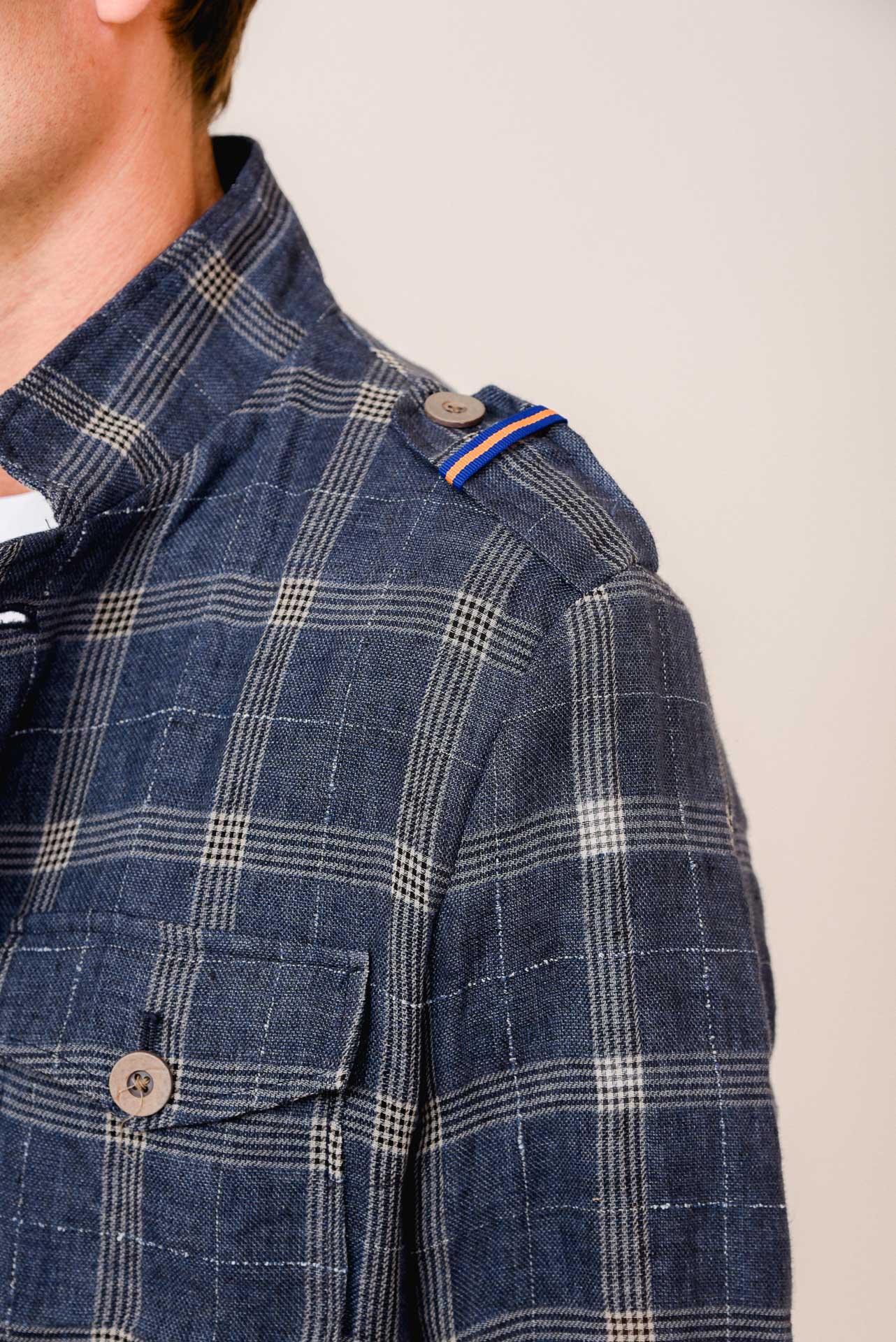 ΑΝΔΡΙΚΟ ΣΑΚΑΚΙ PORTOBELLO’S INDIGO SAFARI JACKET ΣΕ ΜΠΛΕ ΧΡΩΜΑ ΚΑΙ ΜΠΕΖ ΚΑΡΟ