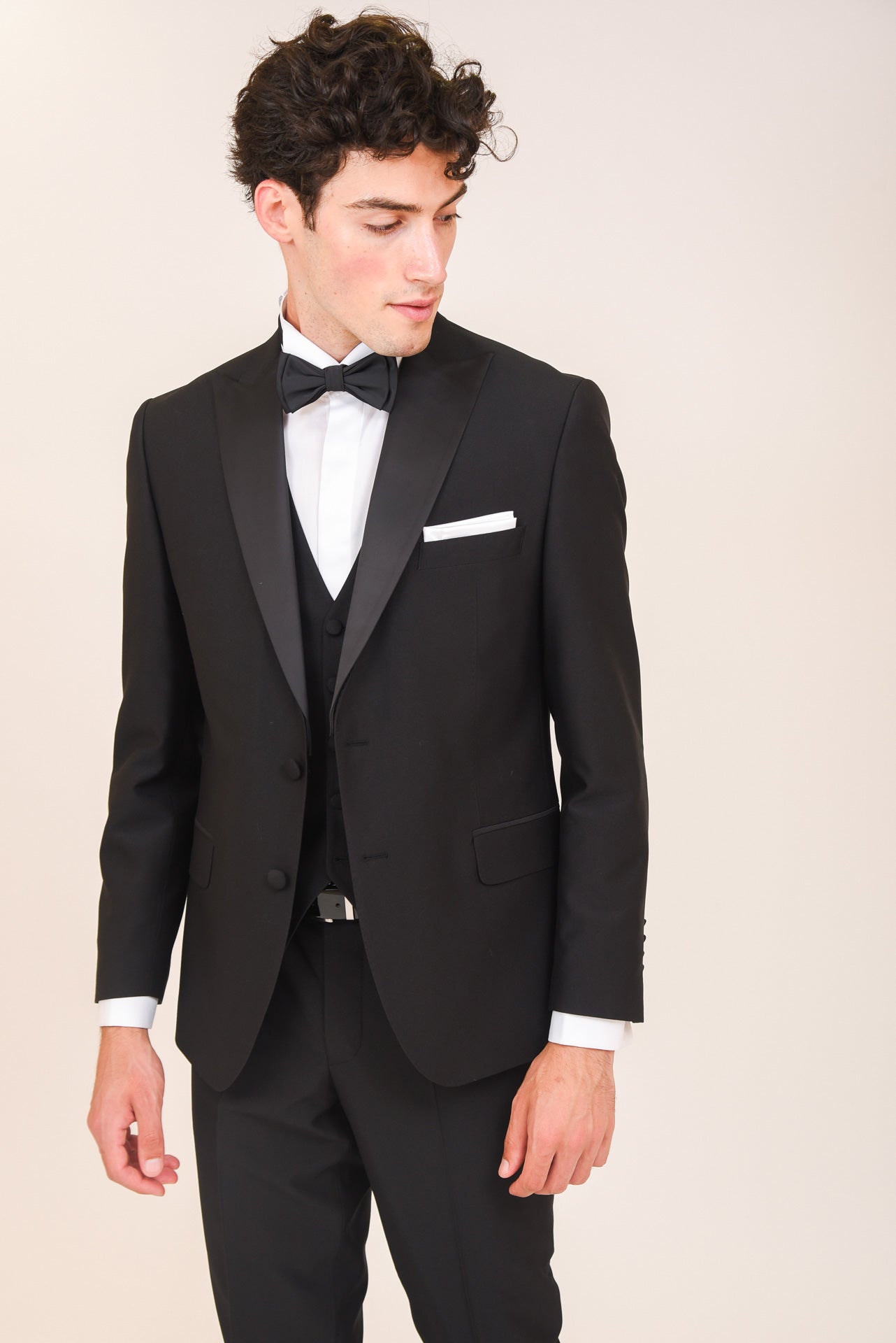 ΑΝΔΡΙΚΟ THREE-PIECES ΔΙΚΟΥΜΠΟ ΜΑΥΡΟ TUXEDO ΜΕ ΣΑΤΕΝ PEAK ΠΕΤΑ PORTOBELLO'S