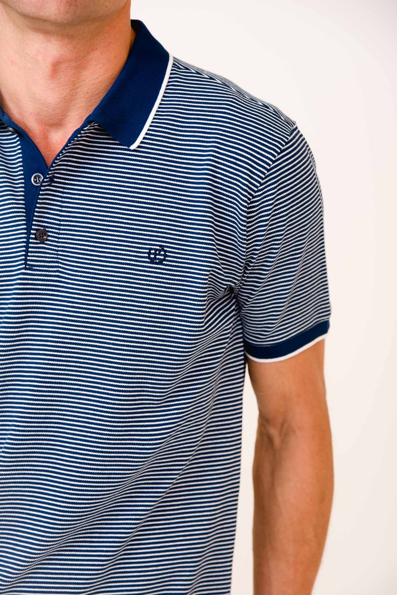 ΑΝΔΡΙΚΟ POLO PORTOBELLO'S ΜΠΛΕ ΜΕ ΜΙΚΡΟΣΧΕΔΙΟ ΚΑΙ ΛΕΥΚΕΣ ΛΕΠΤΟΜΕΡΕΙΕΣ